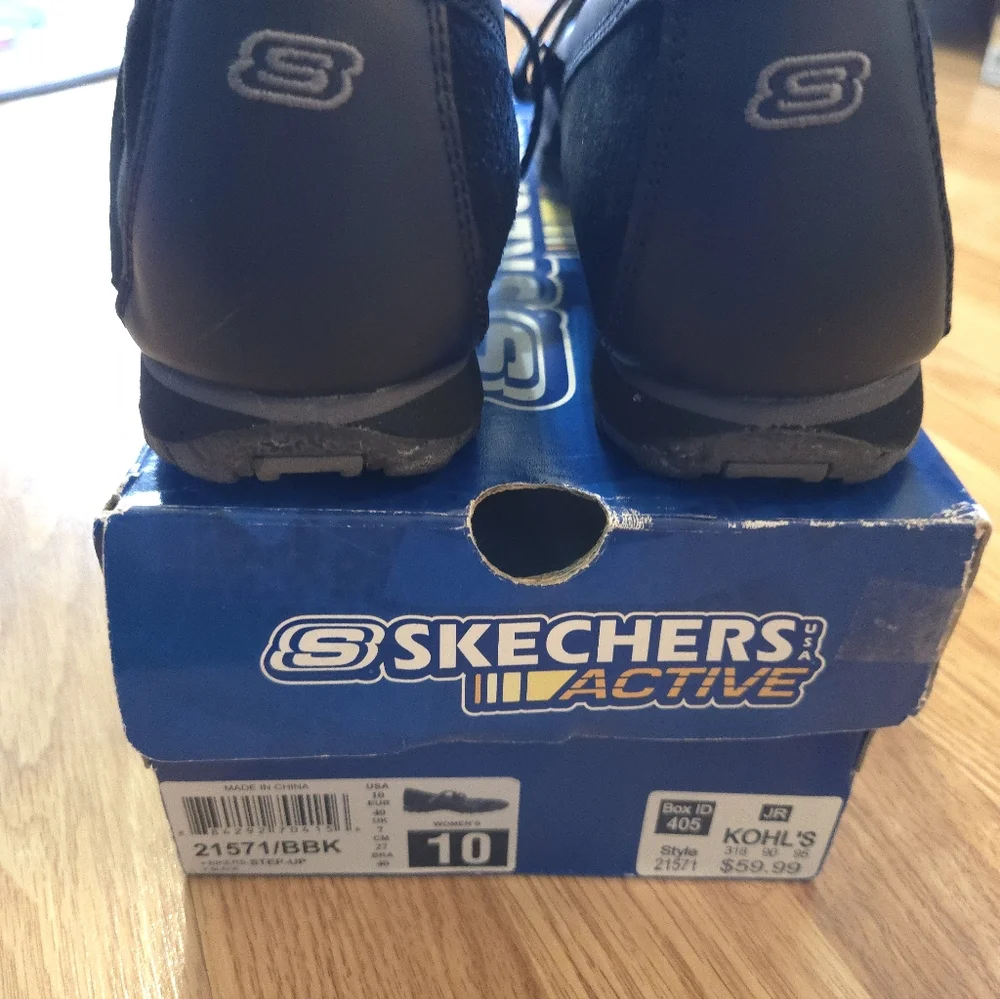 New In Box Skechers Black Women Shoes Size 10 - Picture 6 of 10